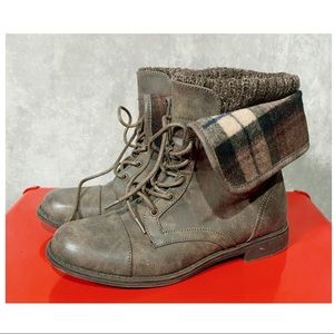 Combat Boots Size 7.5